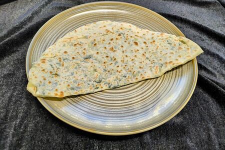 Кутаб с сыром и зеленью