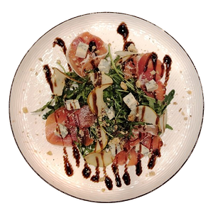 Салат с прошутто, грушей и горгонзолой