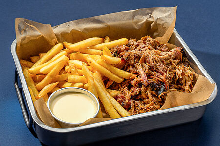 Рваная свинина из смокера