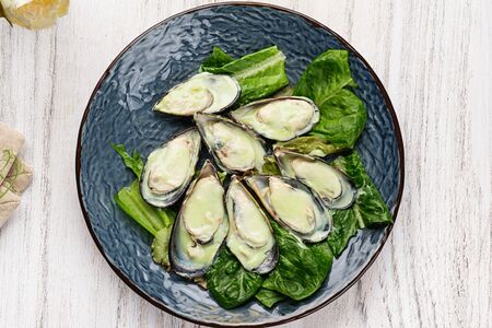 Мидии по-японски с соусом васаби