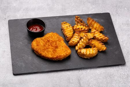 Шницель куриный с картофелем Айдахо