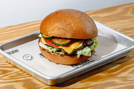 Гавайский бургер хули-хули с куриным бедром