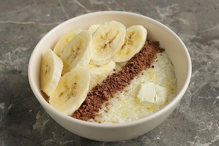 Каша рисовая с бананом и шоколадом