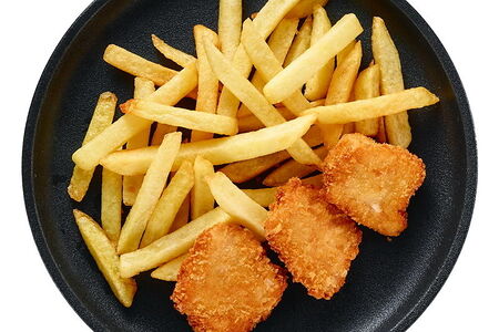 Наггетсы с фри и кетчупом