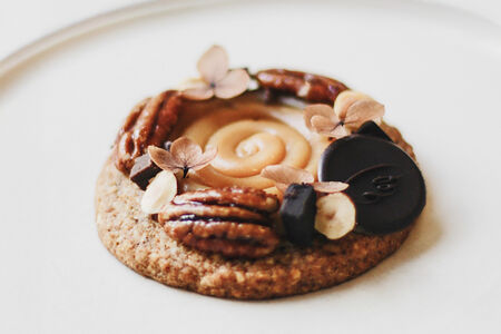 Печенье фундучное со взбитой карамелью