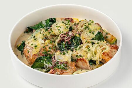 Кальмары лолиго с овощами и картофелем