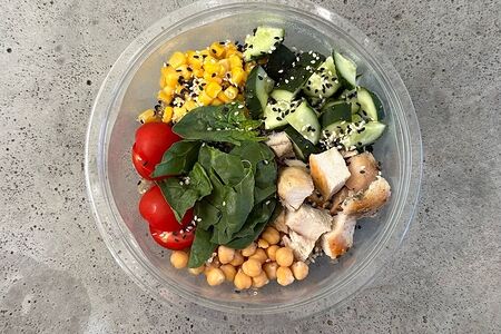 Боул с запеченной курицей