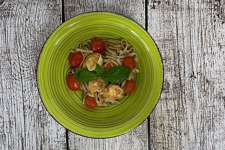 Японская лапша удон с королевскими креветками