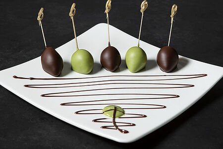 Клубника в чёрном шоколаде