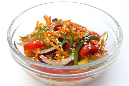 Салат чука с овощами