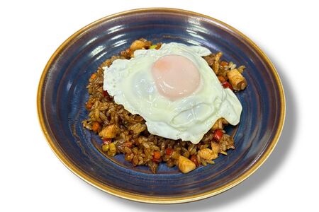 Тяхан с курицей и овощами