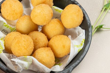 Сырные шарики с моцареллой 