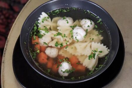 Куриный суп с фрикадельками