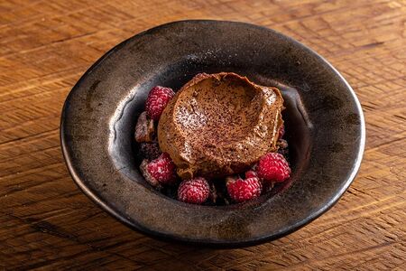 Сметанник с малиной