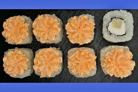 Ролл Лава с тамаго 