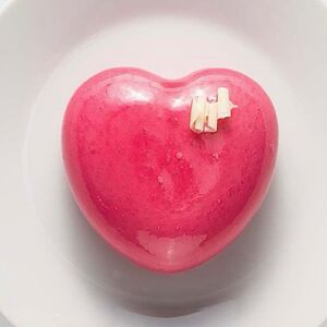 Пирожное Сердечко Love is Клубника-банан