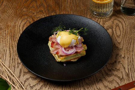 Вафля с беконом