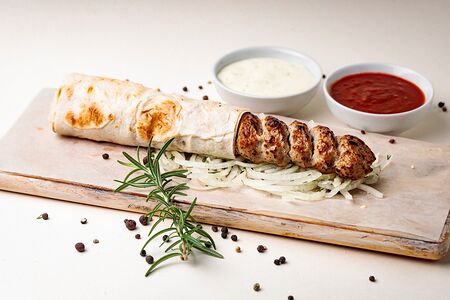 Кебаб из свинины в лаваше