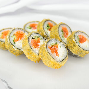 Ролл в темпуре с лососем