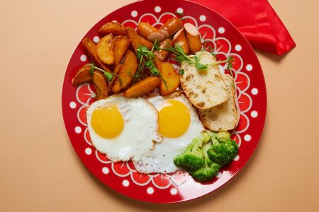 Завтрак-конструктор (из двух яиц)