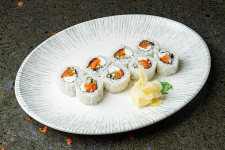 Ролл с лососем