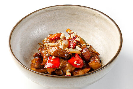 Жареная свинина с овощами и ананасом