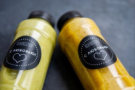 Смузи с миндальным молоком и смородиной