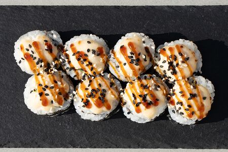 Запеченный ролл с угрем