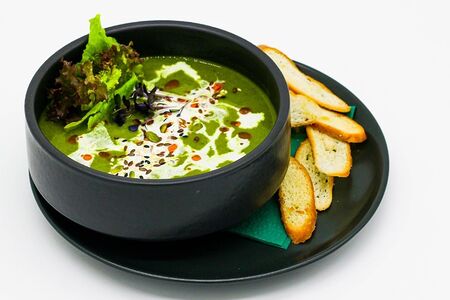 Крем-суп из брокколи с тунцом