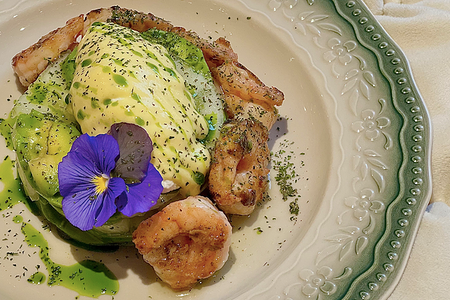 Закуска с креветками и манговым муссом