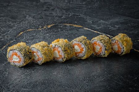 Ролл жареная филадельфия