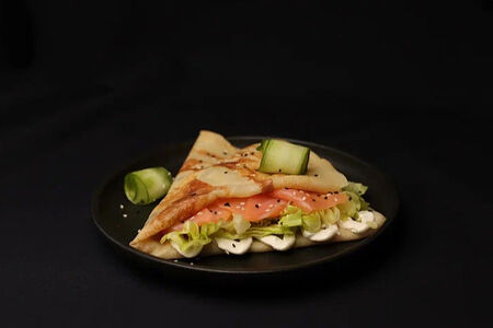 Крепа с лососем