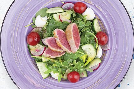 Салат с тунцом 