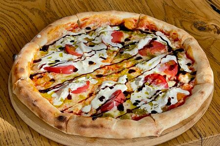 Пицца Томаты-страчателла