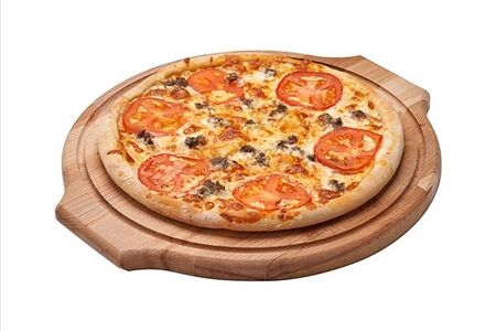 Пицца мясная с помидорами