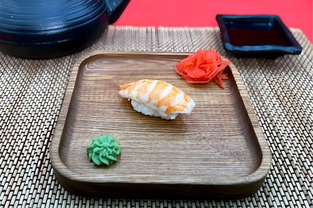 Суши креветка