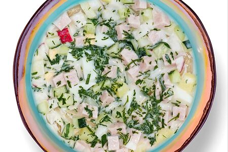 Окрошка с ветчиной на айране и сметане