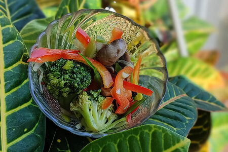 Салат с брокколи и шампиньонами