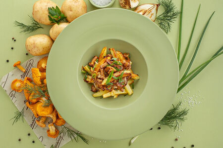 Картофель жареный по-домашнему с лисичками 