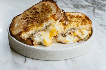 Гриль чиз с лисичками 