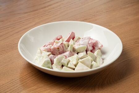 Овощной салат со сметаной