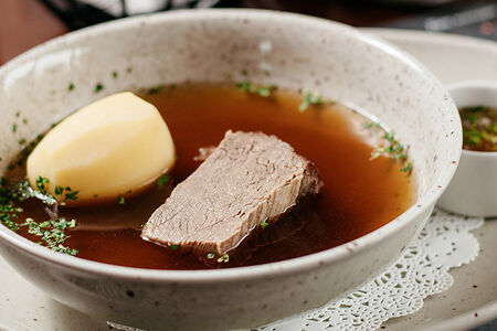 Cуп с телятиной и картофелем