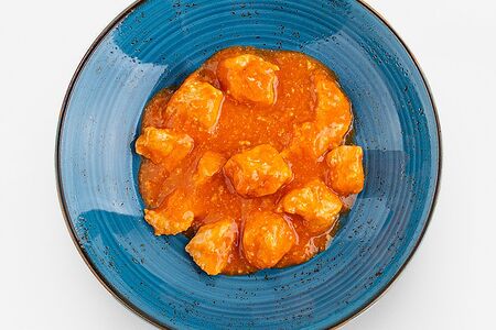 Индейка тушеная в соусе с курагой