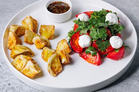 Салат с хрустящими баклажанами