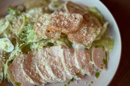 Цезарь с курицей