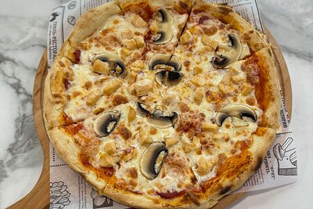 Пицца куриная с грибами