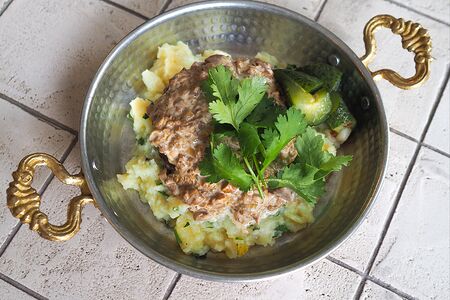 Бифштекс с печеным картофелем