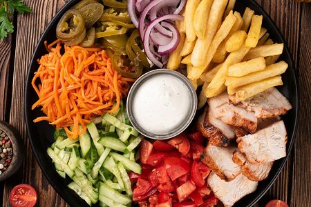 Шаверма Тар-Тар на тарелке