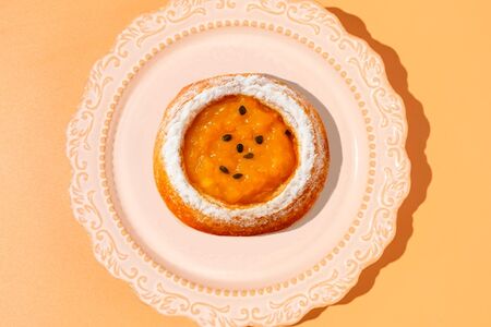 Вензель Манго-маракуйя