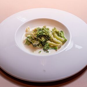 Брокколи в сливочном соусе